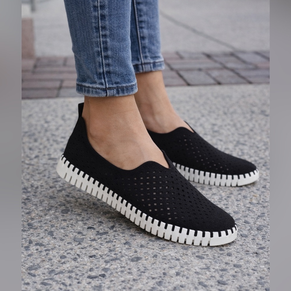 Ilse Jacobsen Tulip 139 Slip-On Sneakers Black Perforated EU 38